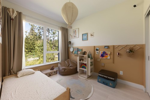 49-3597 Malsum Drive, North Vancouver, BC - Indoor Photo Showing Bedroom