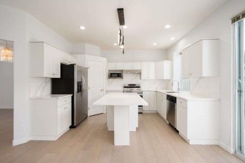 1371 Po Avenue, Port Coquitlam, BC - Indoor Photo Showing Kitchen