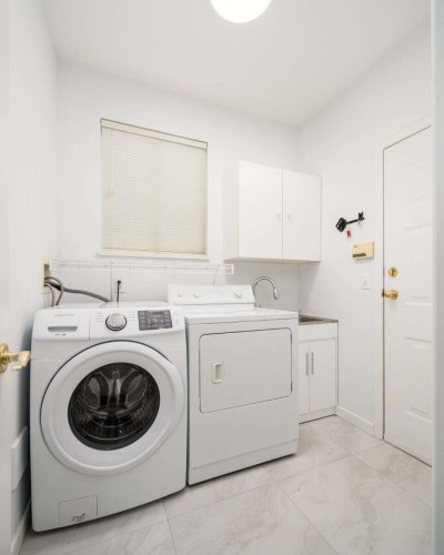 1371 Po Avenue, Port Coquitlam, BC - Indoor Photo Showing Laundry Room
