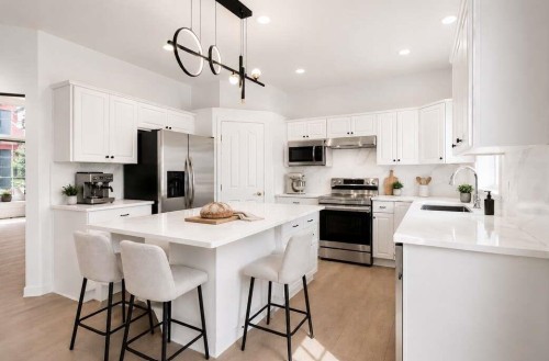 1371 Po Avenue, Port Coquitlam, BC - Indoor Photo Showing Kitchen With Upgraded Kitchen