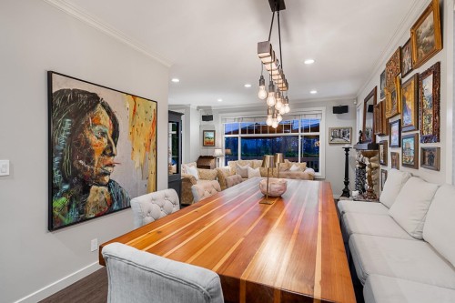 1075 Esplanade Avenue, West Vancouver, BC - Indoor