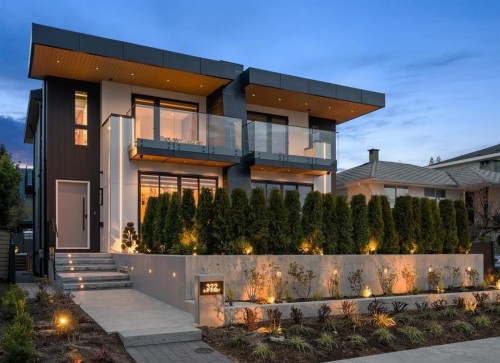 Suite-324 18th Street E, North Vancouver, BC V7L 2Y9 2