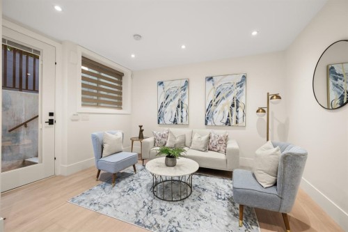 Suite-324 18th Street E, North Vancouver, BC V7L 2Y9 4