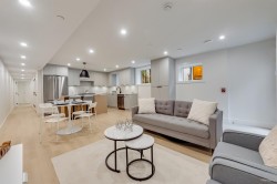 1-7270 17th Avenue Burnaby, BC V3N 1K9