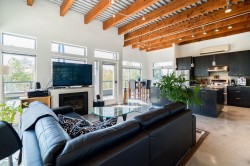 301-1075 1st Street WNorth Vancouver, BC V7P 3T4
