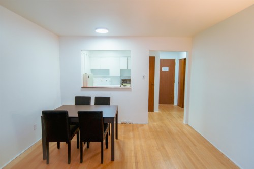 206-1925 Nelsonstreet , Vancouver, BC V6G 1K9 3