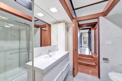 4290 Salish Drive, Vancouver, BC - Indoor Photo Showing Bathroom