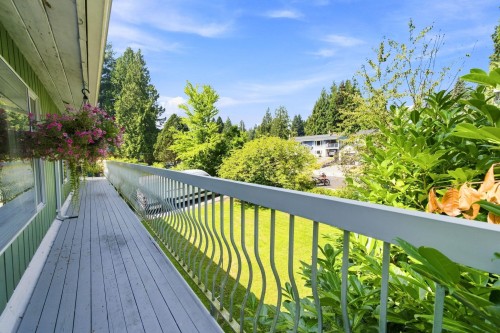 1033 Clements Avenue, North Vancouver, BC - Outdoor