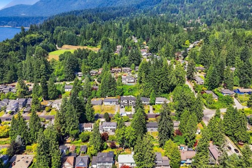 1033 Clements Avenue, North Vancouver, BC - Outdoor With View