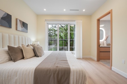 2-4503 15Th Avenue W, Vancouver, BC - Indoor Photo Showing Bedroom