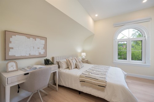 2-4503 15Th Avenue W, Vancouver, BC - Indoor Photo Showing Bedroom