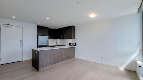 1507-9060 University Crescent, Burnaby, BC - Indoor Photo Showing Kitchen