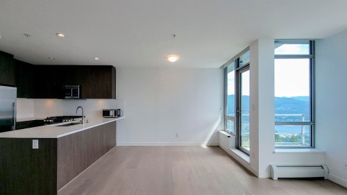 1507-9060 University Crescent, Burnaby, BC - Indoor Photo Showing Kitchen