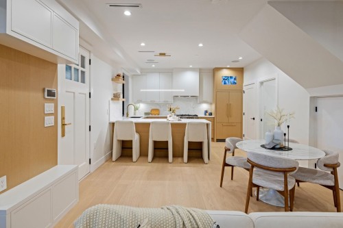 588 10Th Avenue E, Vancouver, BC 