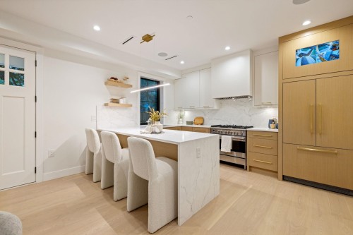 588 10Th Avenue E, Vancouver, BC 