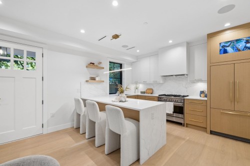 588 10Th Avenue E, Vancouver, BC 