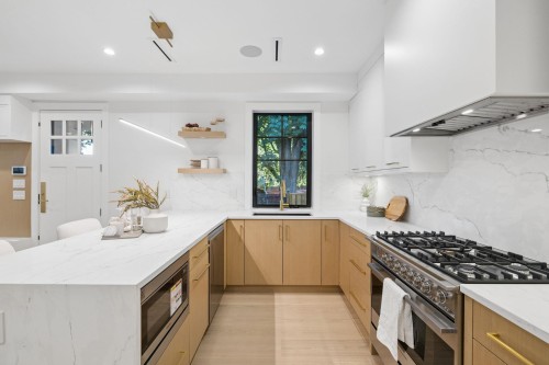 588 10Th Avenue E, Vancouver, BC 