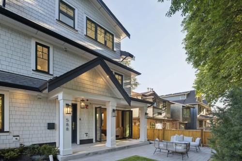588 10Th Avenue E, Vancouver, BC 