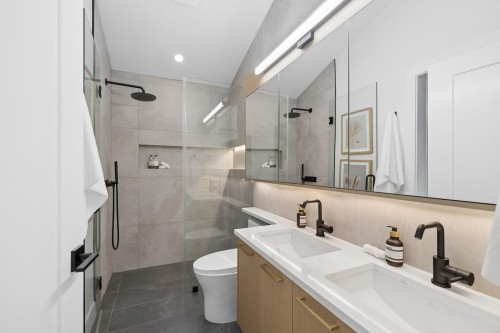 588 10Th Avenue E, Vancouver, BC 