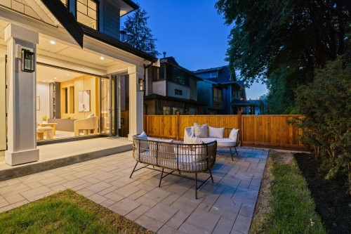 588 10Th Avenue E, Vancouver, BC 