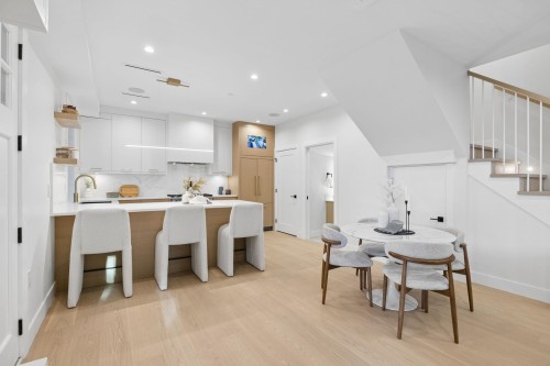 588 10Th Avenue E, Vancouver, BC 