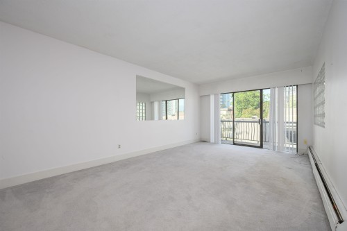 302-214 15th Street E North Vancouver, BC V7L 2R3