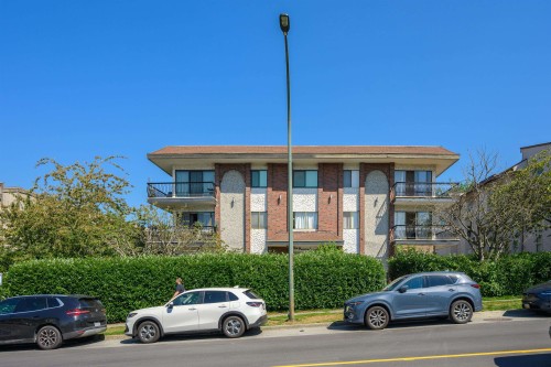 302-214 15Th Street E, North Vancouver, BC - Outdoor With Balcony