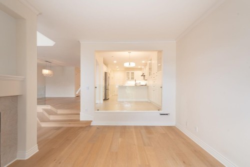 43 Point Terrace, West Vancouver, BC - Indoor Photo Showing Other Room