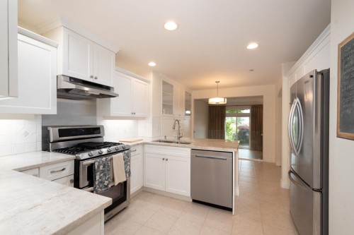 43 Point Terrace, West Vancouver, BC - Indoor Photo Showing Kitchen