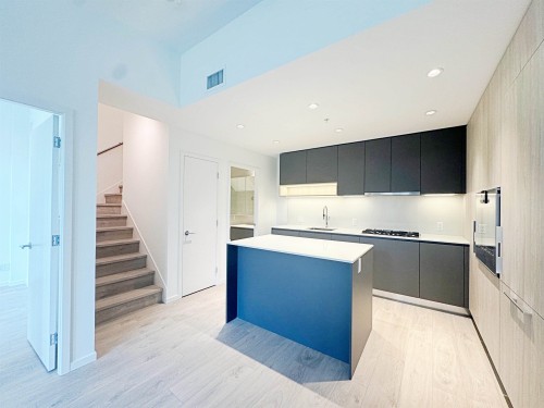2-6200 Minoru Boulevard, Richmond, BC - Indoor Photo Showing Kitchen With Upgraded Kitchen