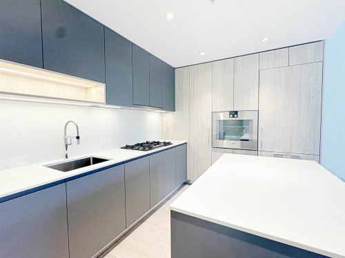 2-6200 Minoru Boulevard, Richmond, BC - Indoor Photo Showing Kitchen With Upgraded Kitchen