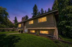 733 Shaw Avenue  Coquitlam, BC V3K 2R7