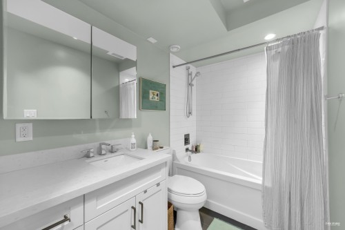 1220 Braeside Street, West Vancouver, BC - Indoor Photo Showing Bathroom