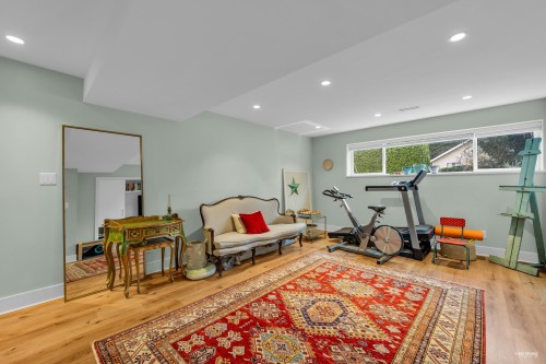 1220 Braeside Street, West Vancouver, BC - Indoor Photo Showing Gym Room