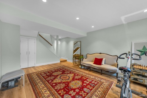 1220 Braeside Street, West Vancouver, BC - Indoor Photo Showing Other Room