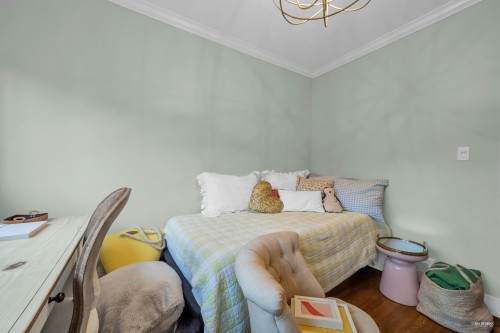 1220 Braeside Street, West Vancouver, BC - Indoor Photo Showing Bedroom