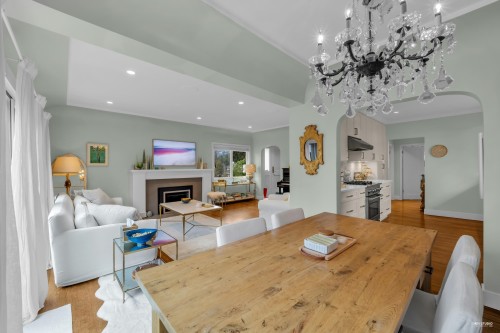 1220 Braeside Street, West Vancouver, BC - Indoor With Fireplace