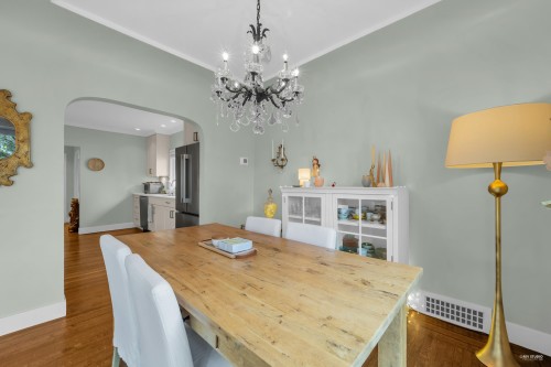 1220 Braeside Street, West Vancouver, BC - Indoor Photo Showing Dining Room
