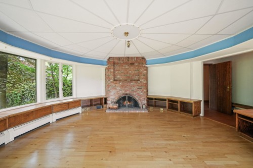 380 Metta Street, Port Moody, BC - Indoor With Fireplace