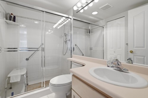 103-1118 55 Street, Delta, BC - Outdoor