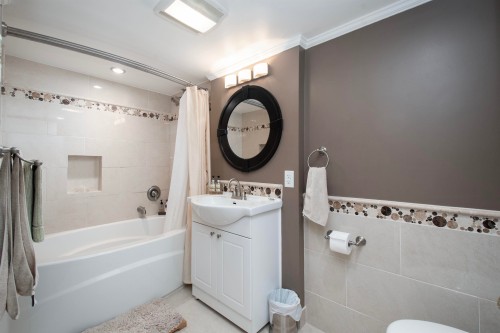 4594 Teviot Place, North Vancouver, BC - Indoor Photo Showing Bathroom