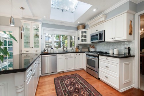 4594 Teviot Place, North Vancouver, BC - Indoor Photo Showing Kitchen With Upgraded Kitchen