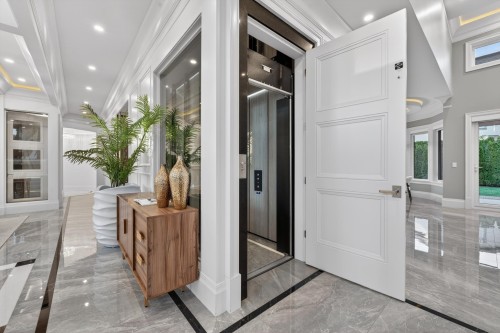 6331 Chatsworth Road, Richmond, BC - Indoor Photo Showing Other Room