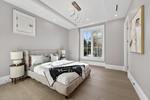 6331 Chatsworth Road, Richmond, BC - Indoor Photo Showing Bedroom