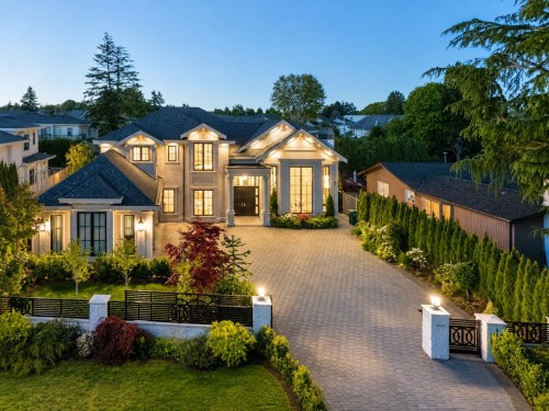 6331 Chatsworth Road, Richmond, BC - Outdoor With Facade