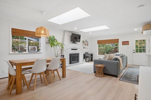 1415 Duncan Drive, Delta, BC - Indoor With Fireplace