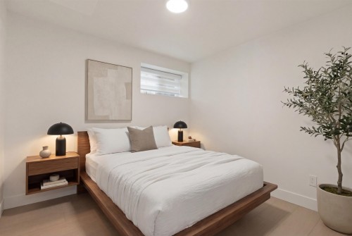 2138 Venables Street, Vancouver, BC - Indoor Photo Showing Bedroom