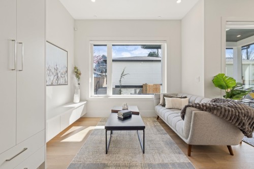 2138 Venables Street, Vancouver, BC - Indoor Photo Showing Living Room