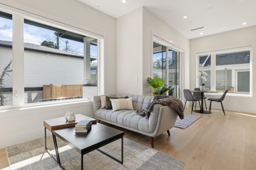2138 Venables Street, Vancouver, BC - Indoor Photo Showing Living Room