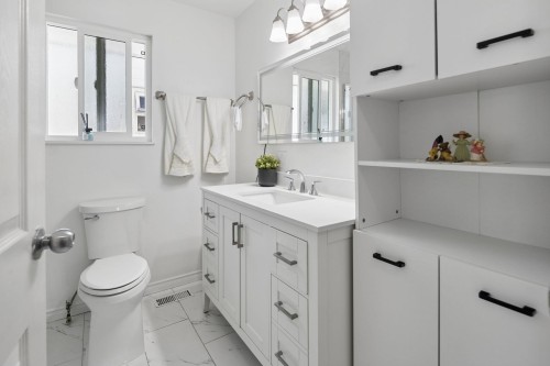 3464 Vincent Street, Port Coquitlam, BC - Indoor Photo Showing Bathroom